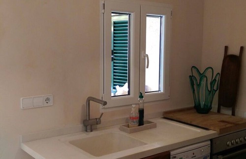 Cala Llombards Ski Chalet | Cozy chalet directly on the sea, quiet location, dead end street, sea view, max 4 pers