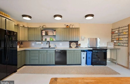 Front Royal Ski Chalet | Cozy Chalet in Charming Front Royal with Stunning Views and Refinished Basement!