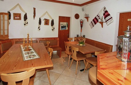 Saas-Balen Ski Chalet | Cozy Chalet in Meiggerli with Garden