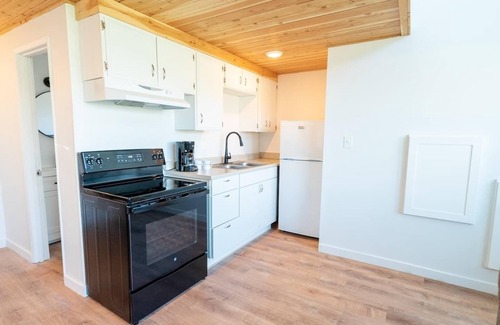 Ocean Shores Ski Chalet | Cozy Chalet in Ocean Shores located within steps from the beach