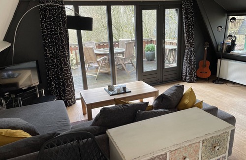 Bohon Ski Chalet | Cozy Chalet in the woods 3km from downtown Durbuy!
