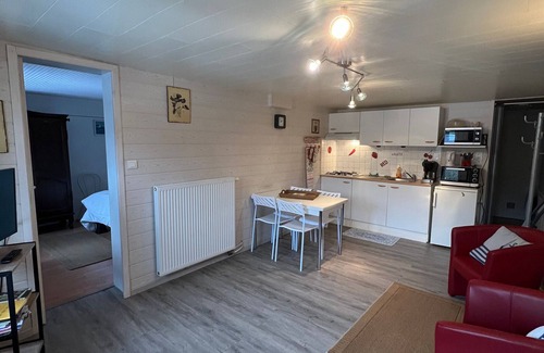 Cornimont Cottage | Cozy Chalet Retreat: Terrace, Central Heating, Near Lake and Ski Trails