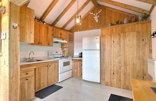 La Malbaie Ski Chalet | Cozy chalet with big lake