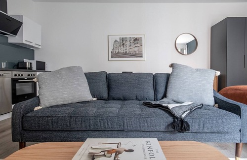Wilmersdorf Apartment | Cozy Charlottenburg Studio, Fully Equipped, by Blueground