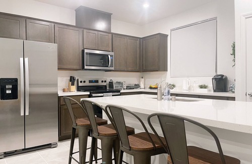 Sovana House | Cozy Charming 3-bedroom home with WiFi, AC close to the Strip and the airport
