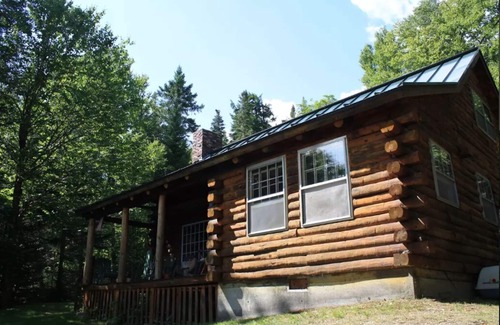 Andover House | Cozy & Charming Lakefront Log Cabin on Cupsuptic Lake/Rangeley, ME