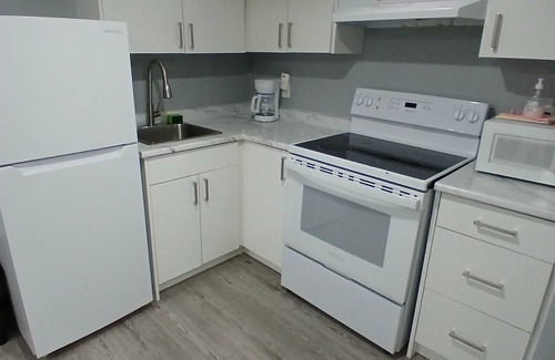 Bramalea Apartment | Cozy, charming, trendy chic studio apartment with bed and breakfast options