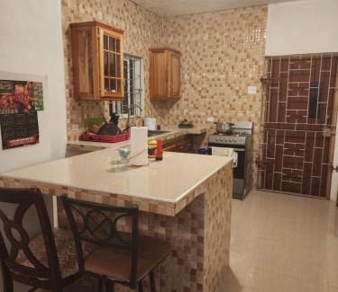 Yallahs Apartment | Cozy Chateau