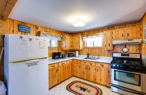 Eddington Cabin | Cozy Chemo Pond Cabin w/Dock & Waterfront Views