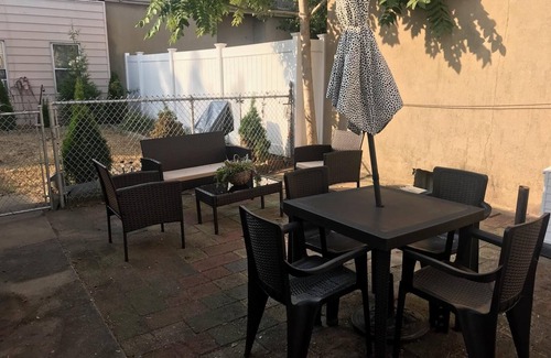 North Bergen Apartment | Cozy Chic Urban Enclave for your NYC/NJ group stay