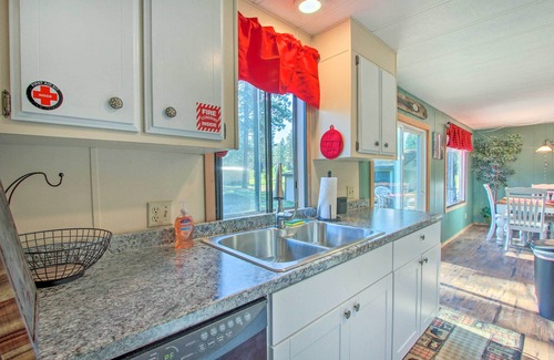 Chiloquin House | Cozy Chiloquin Retreat < 30 Mi to Crater Lake!