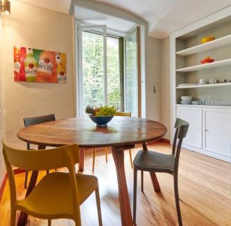 Historic Centre Apartment | Cozy City Escape - Stylish & Renovated