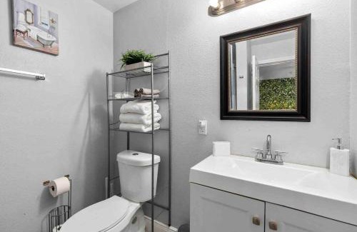 Englewood Park Apartment | Cozy City Home 15 Min Away From MCO