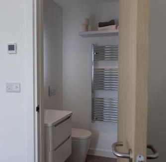 Exmouth Apartment | Cozy City Stay 2BR with Sofa Bed