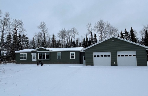 Kelliher House | Cozy clean 3-bedroom 2 bath house in Kelliher