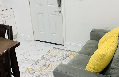 Whitney Apartment | Cozy, Clean, and Cute 1-Bedroom Guest Studio