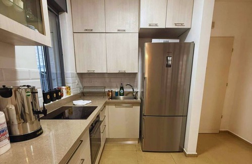 Jerusalem City Centre Apartment | Cozy, Clean, and Modern off Betzalel and Sacher Park