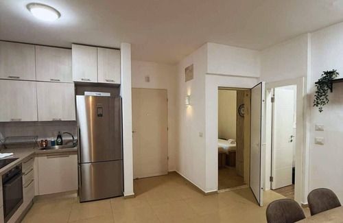 Jerusalem City Centre Apartment | Cozy, Clean, and Modern off Betzalel and Sacher Park