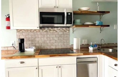 Corpus Christi Apartment | Cozy Clean Coastal Studio. Newly Remodeled!