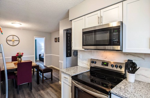 Overland Park House | Cozy, clean & spacious townhouse - Unit 2