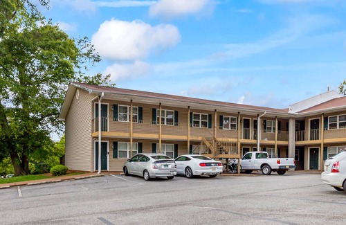 Auburn Apartment | Cozy & Close to Campus!