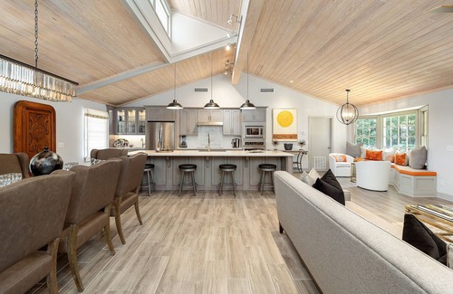 Saint Simons Island House | Cozy Coastal Home Located Mid Island