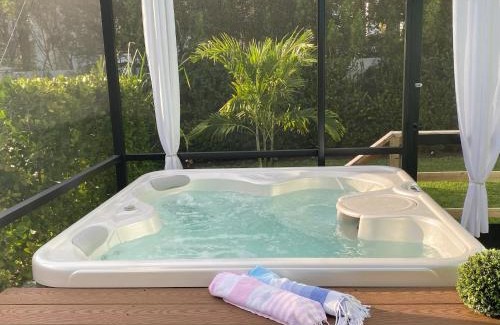 Naples Villa | Cozy Coastal Cottage at Naples Bay, Pickleball, Botanical Garden
