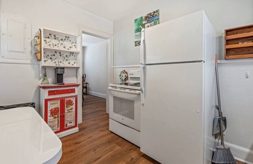 Charleston House | Cozy Coastal Cottage~4br/2ba James Island Home