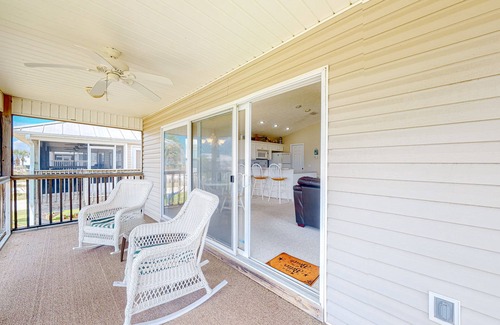 Port St. Joe House | Cozy coastal escape with beach access nearby, screened porch, yard, WiFi & AC