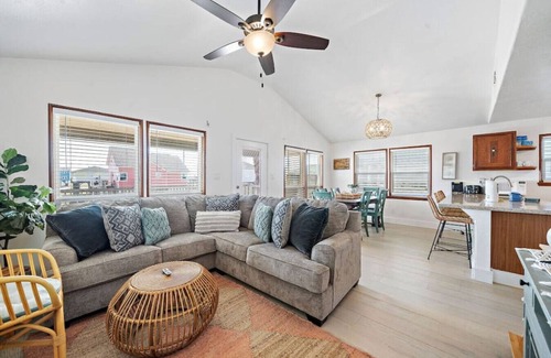 Galveston House | Cozy Coastal Home with Views & Fire Pit
