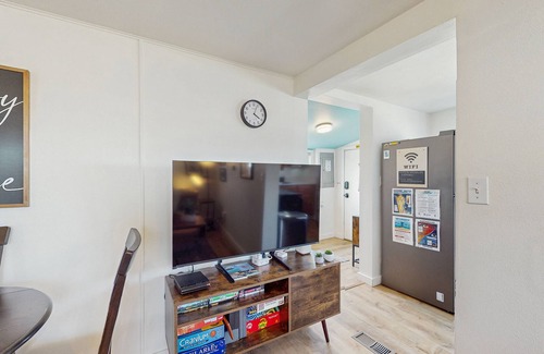 Westport House | Cozy Coastal Retreat in Westport’s Historic Marina District - 1 dog allowed