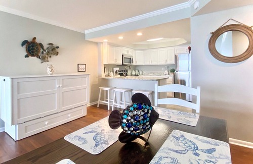 Thomas Drive Condo | Cozy Coastal Gulf Front Condo Free Chairs! PW 309