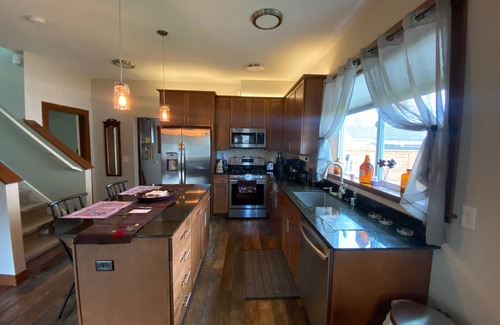 Enumclaw House | Cozy Cole St Home built in 1910 in Downtown Enumclaw