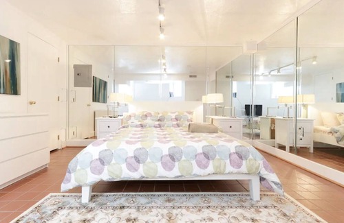 Truxton Circle Apartment | Cozy & Comfortable Apartment! Parking, WiFi, and 50% monthly discount!