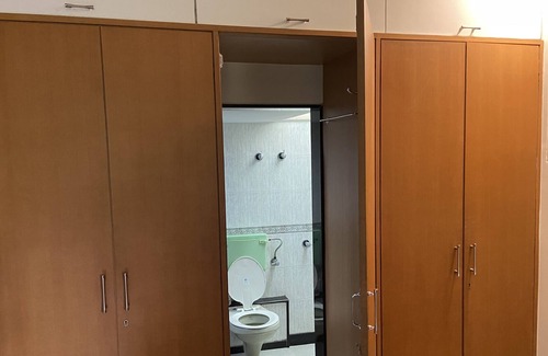Kandivali East Apartment | Cozy comfortable Apartment - 25 min from Mumbai International Airport...