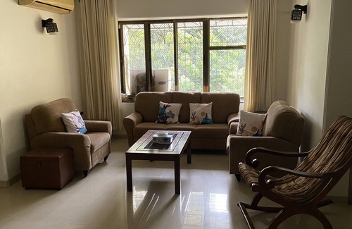 Kandivali East Apartment | Cozy comfortable Apartment - 25 min from Mumbai International Airport...