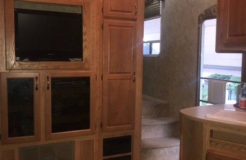 Brew Bay House | Cozy, Comfortable, Semi Waterfront Accommodations Just South of Powell River