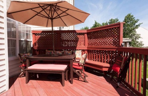 Fairfax House | Cozy Comfortable Townhome- Your Home Away From Home!