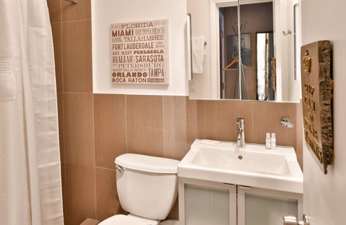 Wynwood Art District Condo | ✨Cozy, compact studio Wynwood 1455R