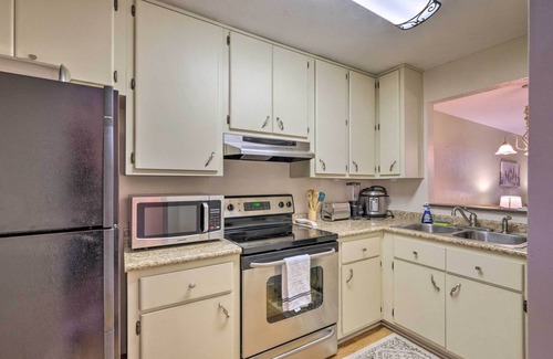Gainesville Condo | Cozy Condo ~ 5 Mi to University of Florida!