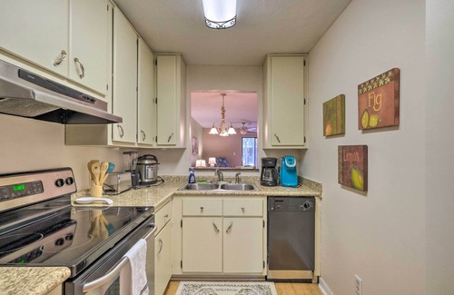 Gainesville Condo | Cozy Condo ~ 5 Mi to University of Florida!