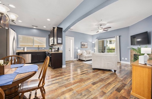 Centerra Condo | Cozy Condo by the Pond