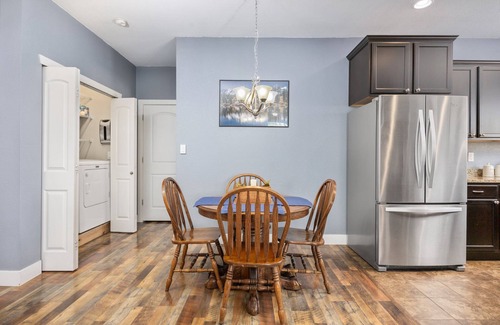 Centerra Condo | Cozy Condo by the Pond