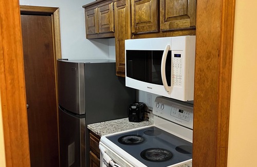 Shawnee Condo | Cozy condo close to everything in Kansas City! You’ll love KC in the fall!