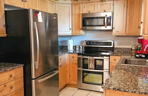 Pinedale Condo | Cozy Condo in a Great Location!