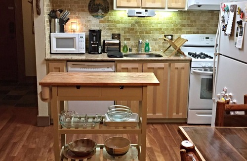 Truckee Apartment | Cozy Condo in a Peaceful Forest Setting, Quick Walk to Village, Pet-Friendly