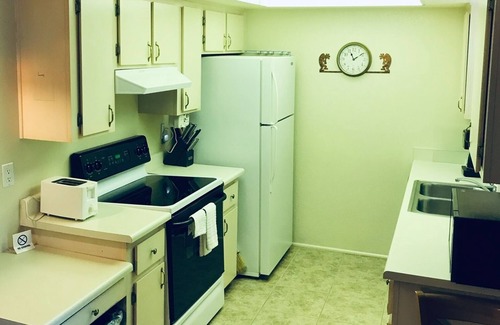 Chandler Condo | Cozy Condo in Chandler, entire unit to yourself with balcony in gated community.