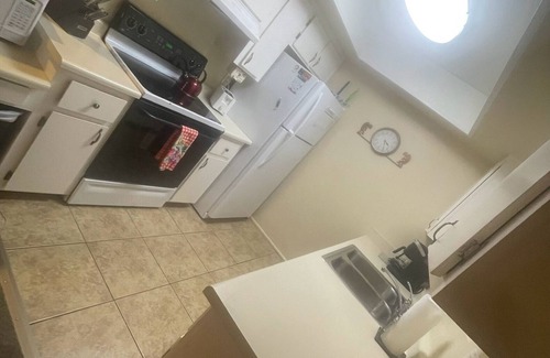 Chandler Condo | Cozy Condo in Chandler, entire unit to yourself with balcony in gated community.