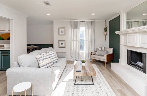 South Baton Rouge Condo | Cozy Condo in Health District|Modern Design|Safe