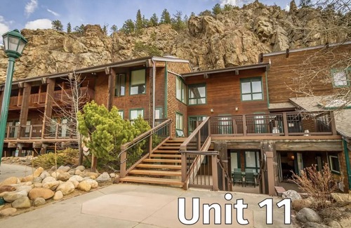 Estes Park Condo | Cozy Condo in the Heart of Downtown Estes #11